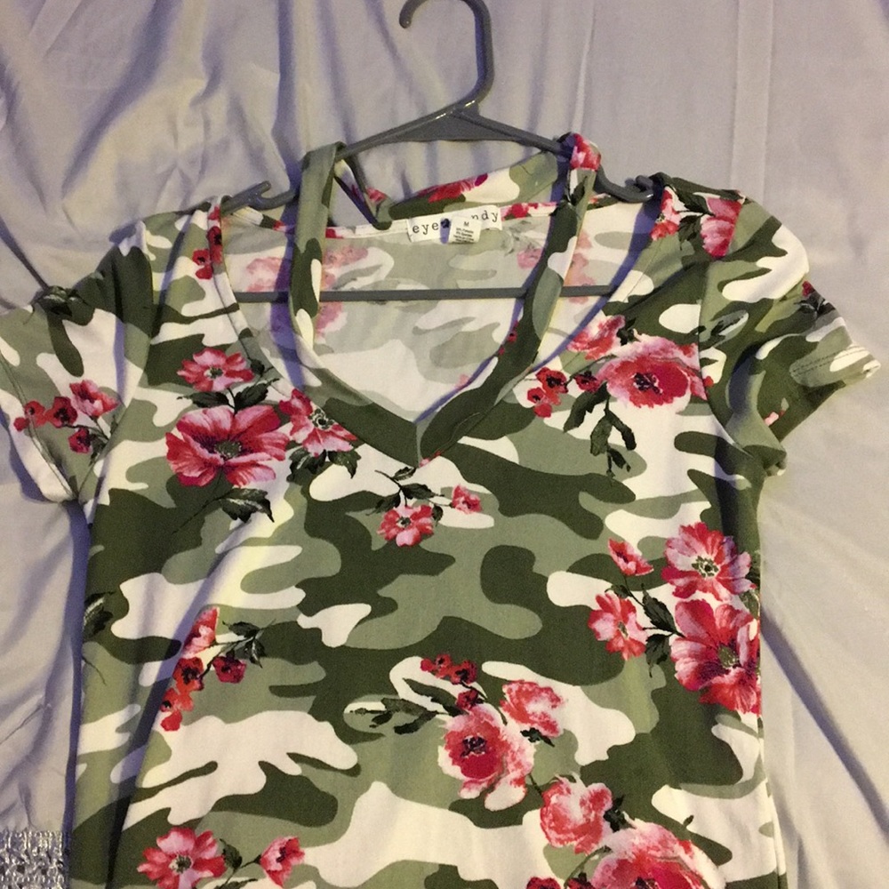 T-shirt.